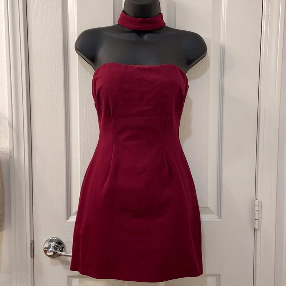 Burgundy sleeveless party mini dress